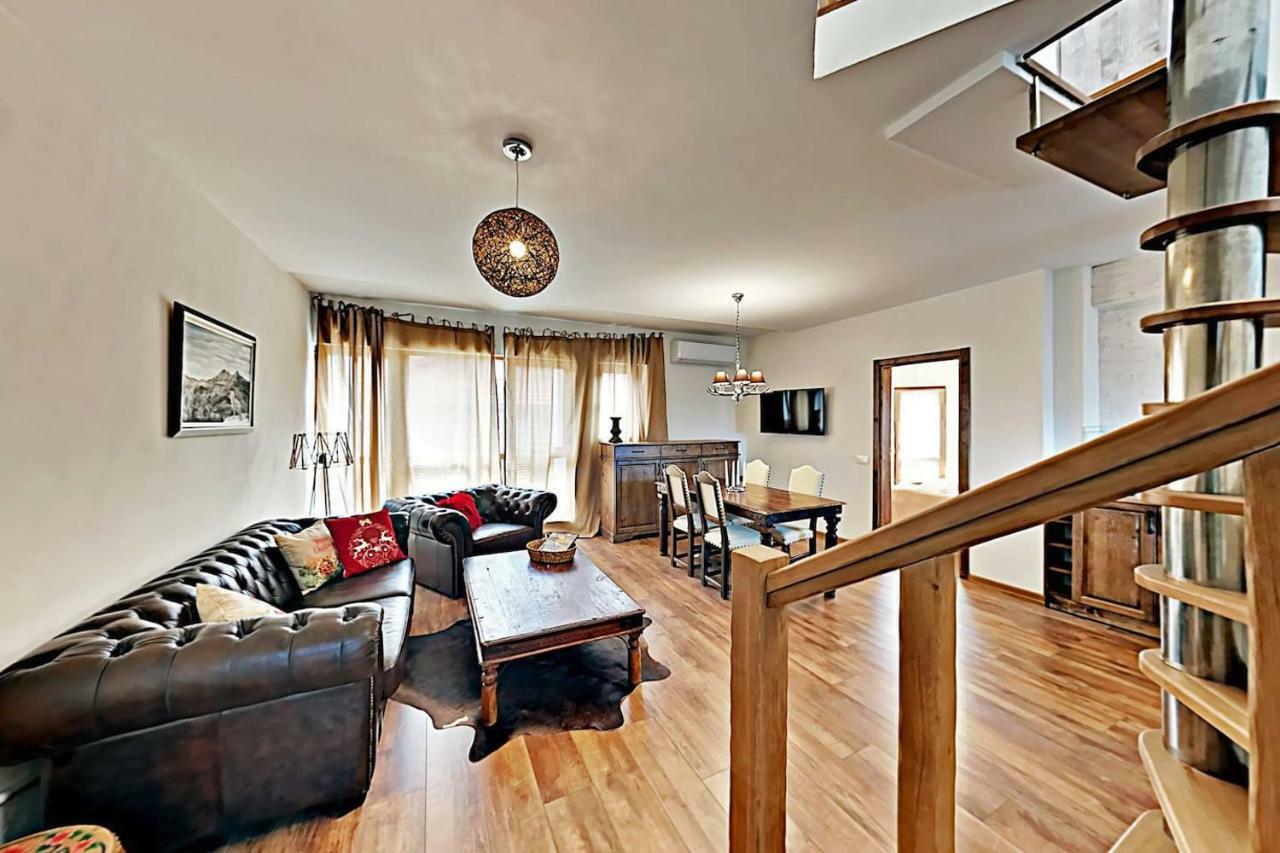 Charming Apartment In The Heart Of Bansko Bagian luar foto