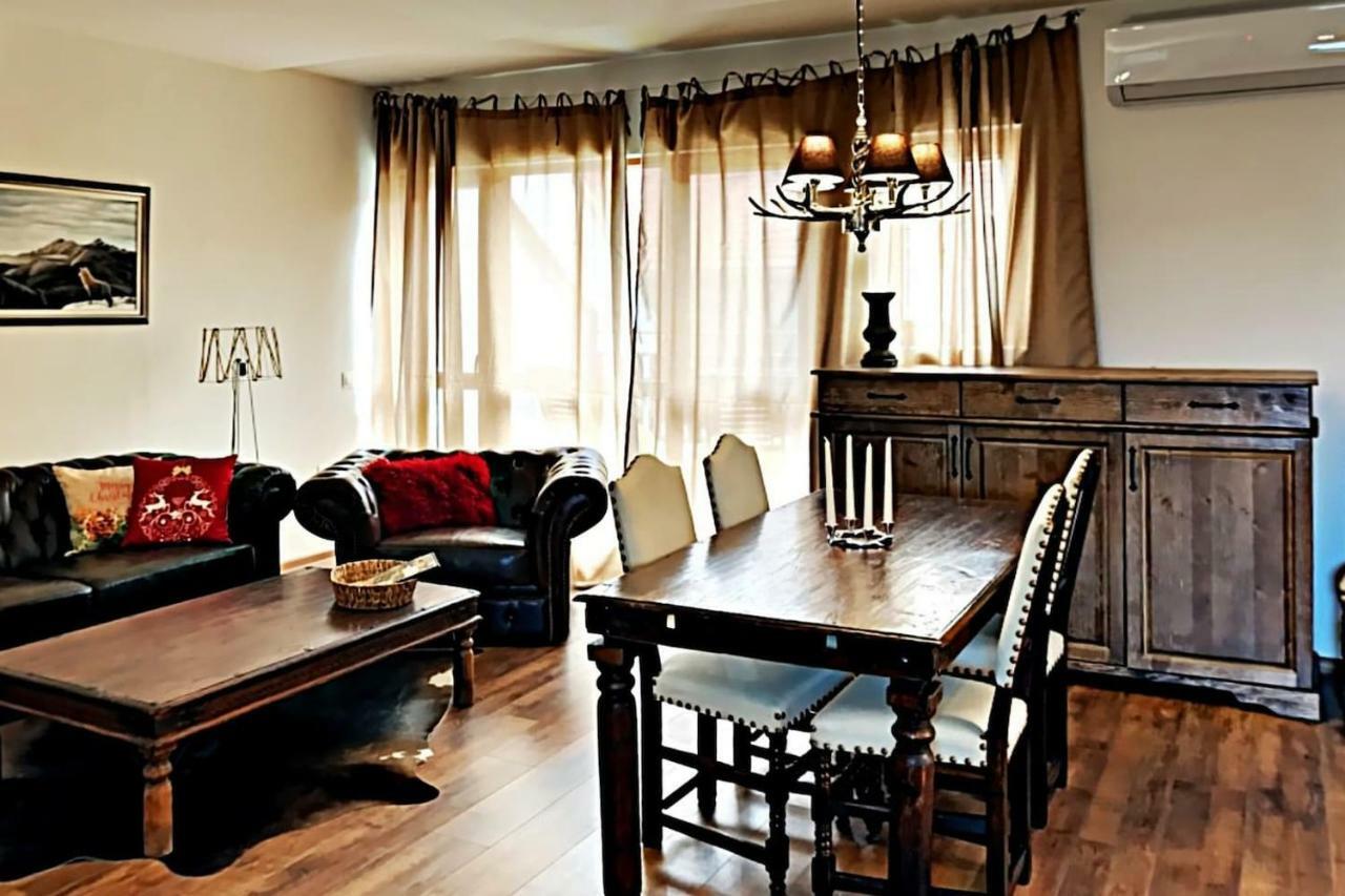 Charming Apartment In The Heart Of Bansko Bagian luar foto